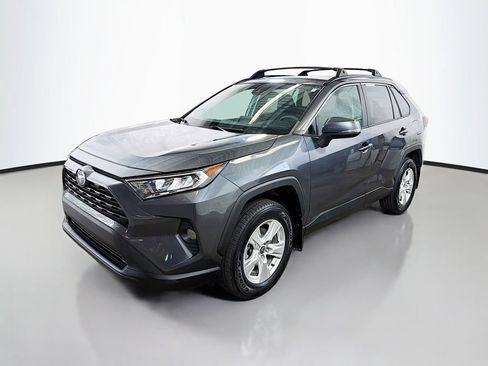 Used 2021 Toyota RAV4 XLE w/ Convenience Package AWD/4WD image 5