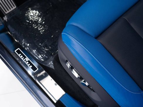 Certified 2025 Rolls-Royce Cullinan Black Badge AWD/4WD image 13