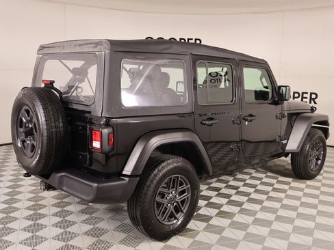 Used 2021 Jeep Wrangler Unlimited Sport AWD/4WD image 19