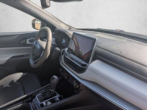 Used 2025 Jeep Compass Limited AWD/4WD image 19