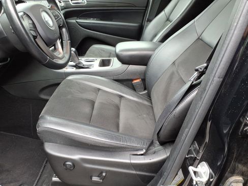 Used 2021 Jeep Grand Cherokee Laredo X AWD/4WD image 9
