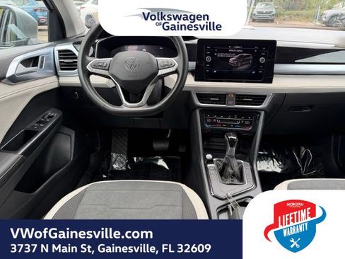 Used 2025 Volkswagen Taos SE FWD image 14