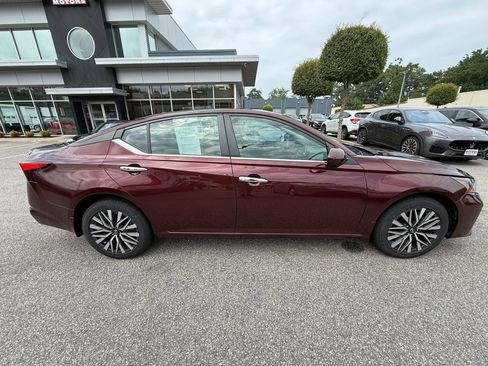 Used 2023 Nissan Altima 2.5 SV AWD/4WD image 8