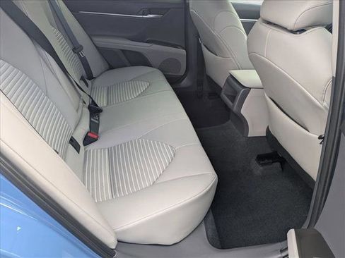 Used 2024 Toyota Camry SE w/ Convenience Package image 18