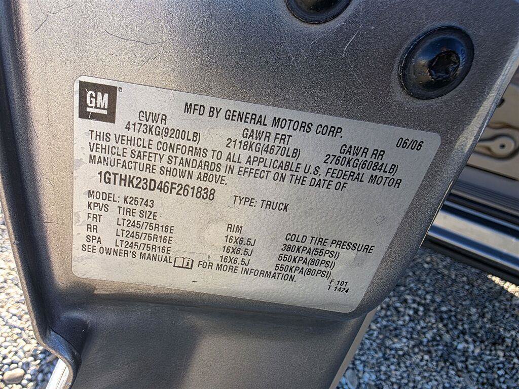 Used 2006 GMC Sierra 2500 SLE w/ Heavy-Duty Power Package AWD/4WD image 18