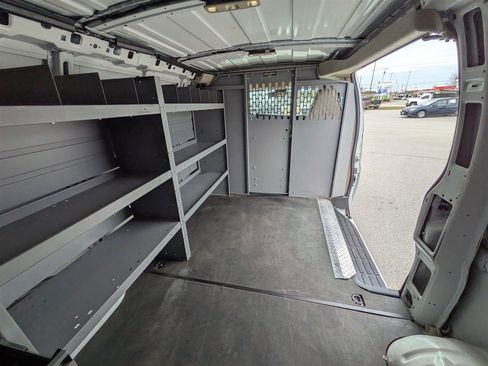 Used 2021 Chevrolet Express 3500 w/ Driver Convenience Package image 26