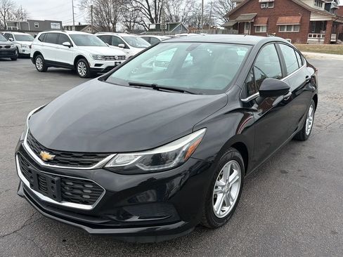 Used 2017 Chevrolet Cruze LT image 22