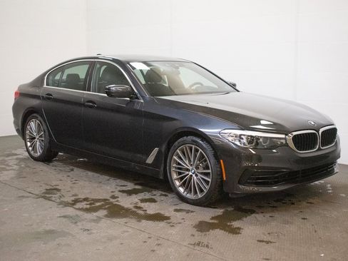 Used 2020 BMW 540i xDrive w/ Premium Package image 1