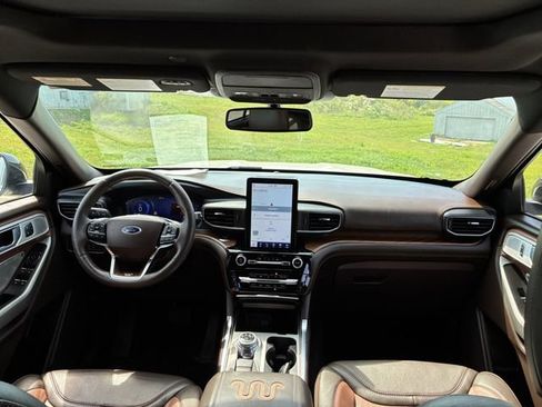 Used 2022 Ford Explorer King Ranch w/ Technology Package AWD/4WD image 13