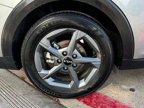 Used 2025 Kia K4 LXS image 9