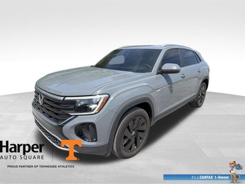 Used 2024 Volkswagen Atlas Cross Sport SE FWD image 1