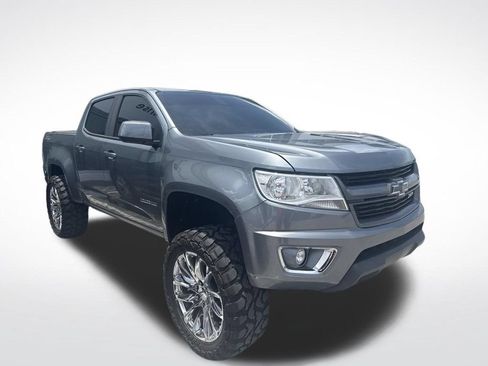 Used 2018 Chevrolet Colorado Z71 AWD/4WD image 2