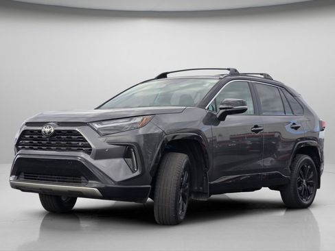 Used 2025 Toyota RAV4 XSE w/ Advanced Technology Package AWD/4WD image 21