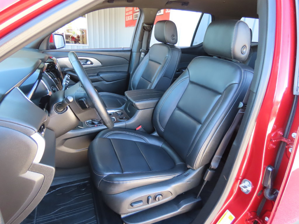 Used 2023 Chevrolet Traverse LT w/ LPO, Floor Liner Package AWD/4WD image 23