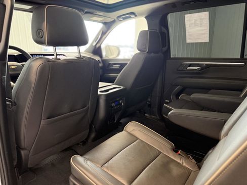 Used 2025 Chevrolet Suburban Premier w/ Sun And Tow Package image 31