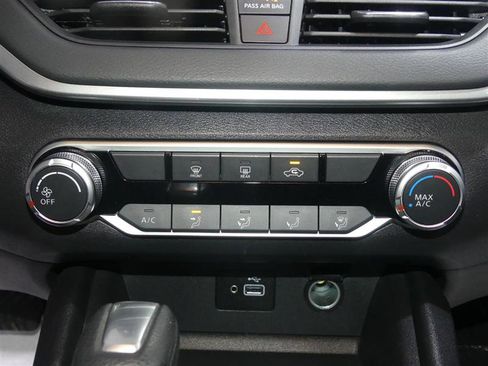 Used 2024 Nissan Altima 2.5 S FWD image 36