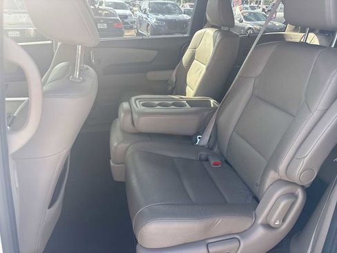 Used 2016 Honda Odyssey Touring image 5