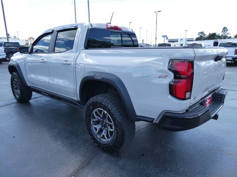 Certified 2026 Chevrolet Colorado ZR2 w/ Technology Package AWD/4WD image 8
