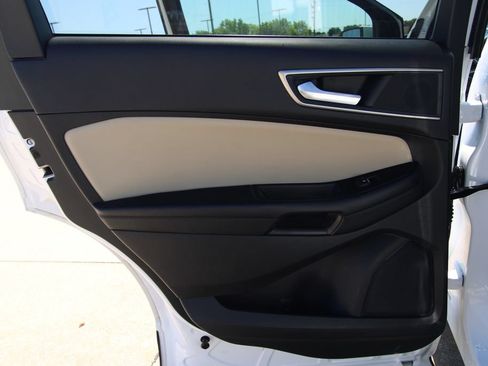 Used 2024 Ford Edge SEL AWD/4WD image 36