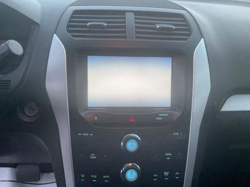 Used 2013 Ford Explorer XLT image 14