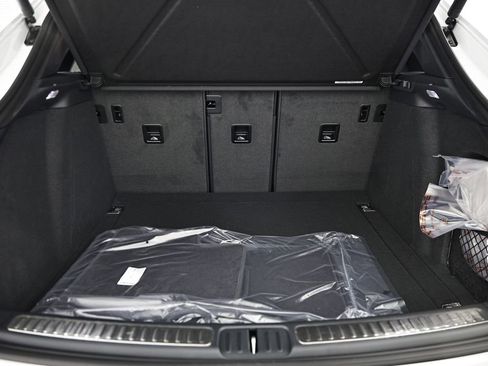 New 2026 Porsche Macan AWD/4WD image 32