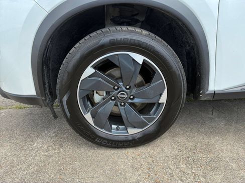 Used 2025 Nissan Rogue SV AWD/4WD image 27