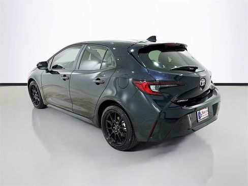Used 2023 Toyota Corolla SE image 5