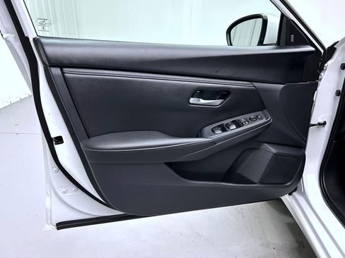 Used 2024 Nissan Sentra SV image 9