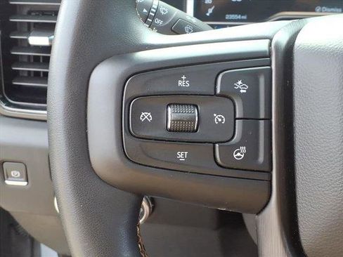 Used 2024 GMC Sierra 2500 AT4 image 15