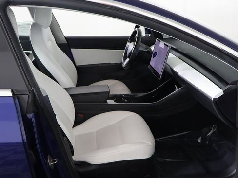Used 2019 Tesla Model 3 Standard Range Plus image 30