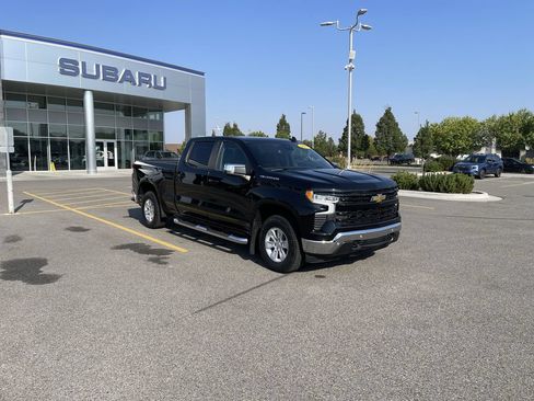 Used 2024 Chevrolet Silverado 1500 LT w/ Safety Package AWD/4WD image 11