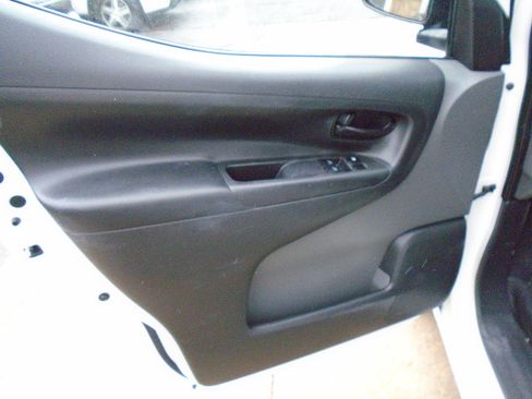 Used 2018 Nissan NV200 S FWD image 19