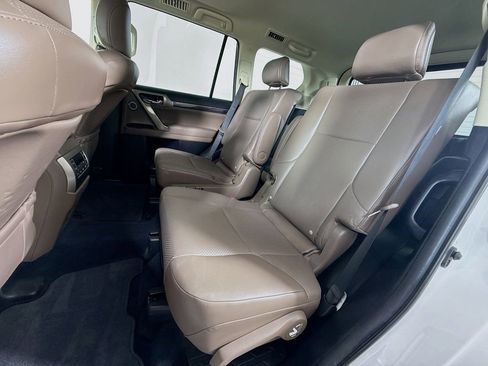 Used 2020 Lexus GX 460 Luxury image 25
