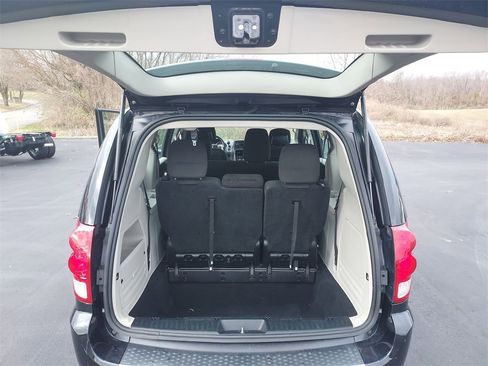 Used 2016 Dodge Grand Caravan American Value Package w/ UConnect Hands-Free Group image 26