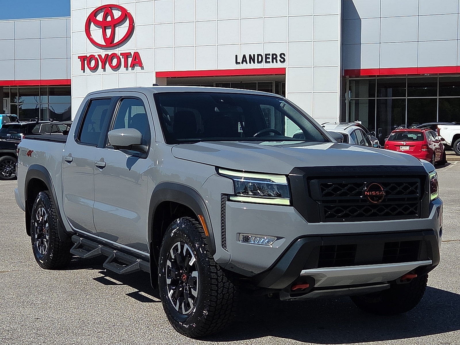 Used 2022 Nissan Frontier PRO-4X AWD/4WD image 1