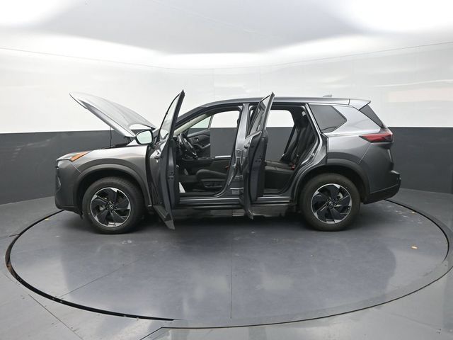 Used 2024 Nissan Rogue SV AWD/4WD image 42