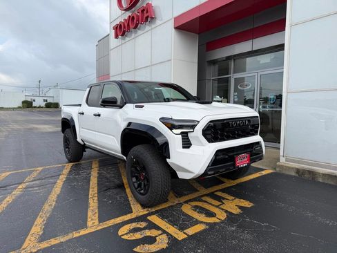 New 2026 Toyota Tacoma TRD Pro AWD/4WD image 5