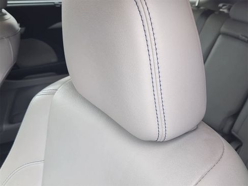 Used 2016 Toyota Highlander XLE image 15