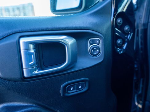 Used 2022 Jeep Gladiator Sport image 14