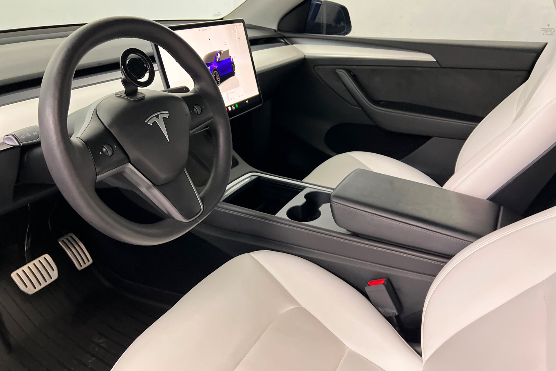 Used 2023 Tesla Model Y Performance AWD/4WD image 16