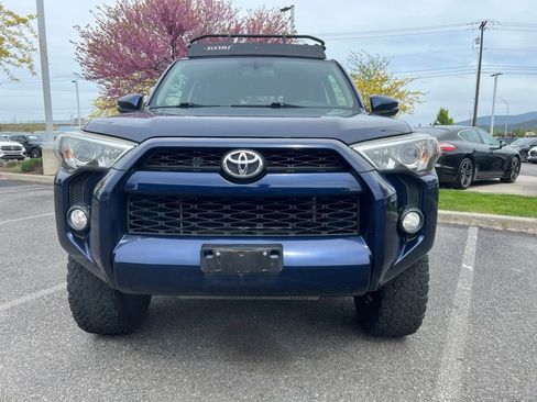 Used 2018 Toyota 4Runner SR5 Premium AWD/4WD image 3