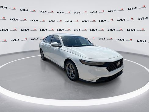 Used 2024 Honda Accord EX image 2