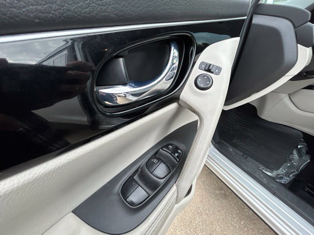 Used 2019 Nissan Rogue Sport SL FWD image 18
