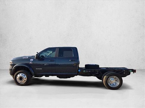 New 2026 RAM 4500 4x4 Crew Cab DRW w/ Laramie Trim Package image 5