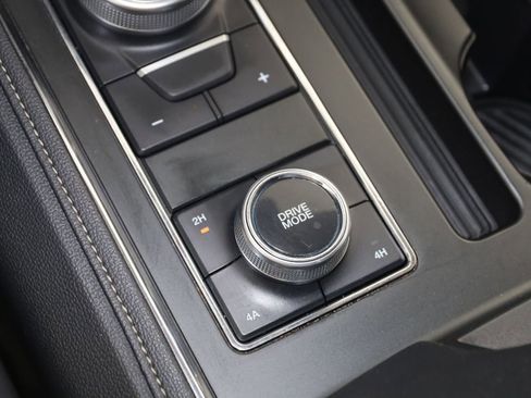 Used 2024 Ford Expedition Max XLT image 26