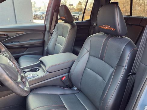 Used 2025 Honda Ridgeline TrailSport image 15