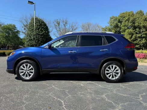 Used 2018 Nissan Rogue SV FWD image 4