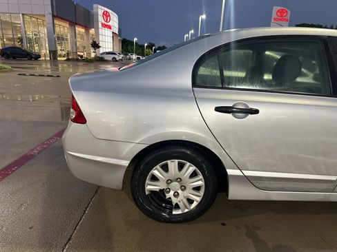 Used 2010 Honda Civic DX-VP image 6