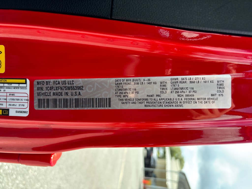 Used 2025 Jeep Wrangler Unlimited Rubicon w/ Convenience Group AWD/4WD image 30