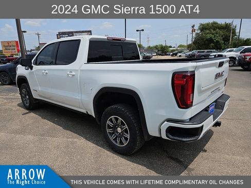 Used 2024 GMC Sierra 1500 AT4 w/ AT4 Preferred Package AWD/4WD image 8